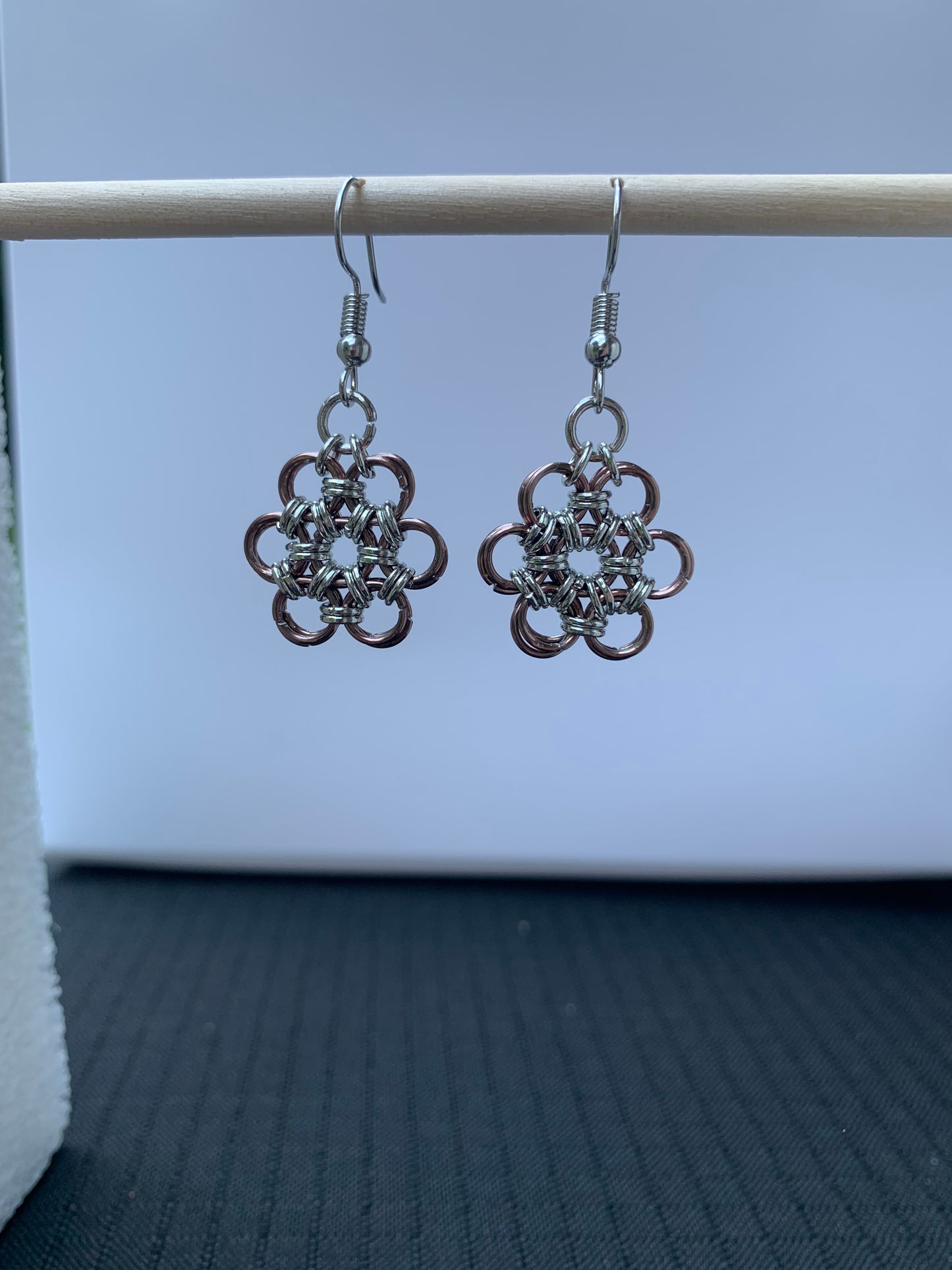 "Color" & Silver Chainmail Daisy